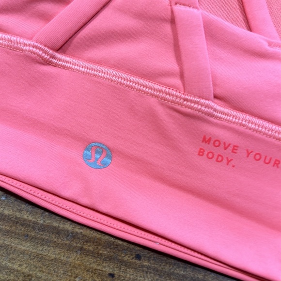 Lululemon Energy high-neck bra size 6. NWT - Picture 5 of 5